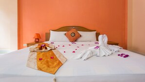 Room, 1 Bedroom, Smoking | Bathroom | Towels - Room in B&B - Belvedere - Bucintoro (Patong)