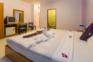 Room, 1 Bedroom, Smoking | Bathroom | Towels - Room in B&B - Belvedere - Bucintoro (Patong)