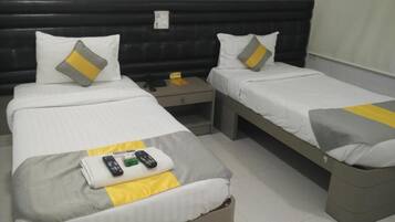Room, 1 Bedroom, Accessible, Smoking | 1 bedroom