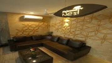 Room, 5 Bedrooms, Accessible, Smoking | Interior