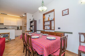Appartement, 3 chambres, fumeur, balcon | Restauration