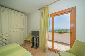 Appartement, 3 chambres, fumeur, balcon | 4 chambres, Wi-Fi