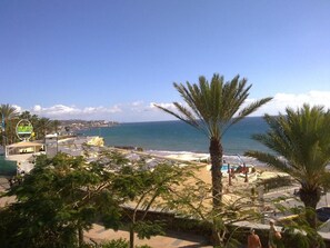 Apartamento, 2 quartos, piscina particular, vista para o oceano | Praia