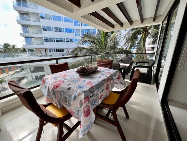 Outdoor dining - Hermoso Apto Bay Point 403 Con Balcon (San Andrés)