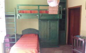 1 bedroom, soundproofing - Affitta Camere Monte Grappa (Tempio Pausania)