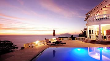 Villa, 4 chambres, fumeurs, piscine privée | Extérieur