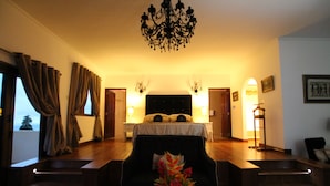 Villa, 4 camere da letto, fumatori, piscina privata | 4 camere, lenzuola