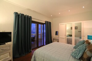 Villa, 4 Schlafzimmer, Raucher, eigener Pool | 4 Schlafzimmer, Bettwäsche