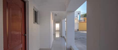 Studio, 1 Bedroom, Balcony, City View | Hallway