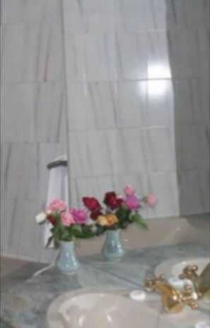 Room, 1 Bedroom, Balcony, Pool View | Bathroom