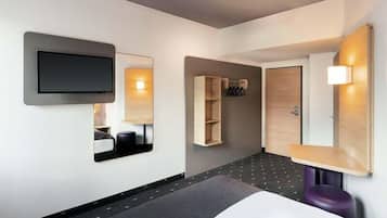 Habitación doble | Escritorio, sistema de insonorización, wifi gratis y ropa de cama