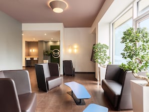 Lobby - B&B Hotel Düsseldorf-Mitte (Düsseldorf)