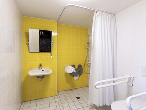 샤워 시설, 헤어드라이어, 타월