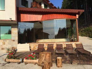 Chalet, 2 makuuhuonetta, parveke, vuoristonäköala | Puutarha
