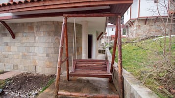 Chalet, 2 Bedrooms, Balcony, Mountain View | Terrace/patio