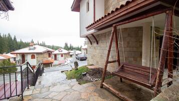 Chalet, 2 Bedrooms, Balcony, Mountain View | Property grounds