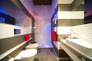 Bathroom - New Apartment - Trendy Fico Blu - Piazza Navona (Rome)
