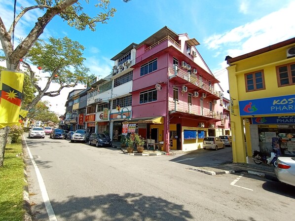 Exterior - SPOT ON 90119 Bed's Guesthouse (Kuching)