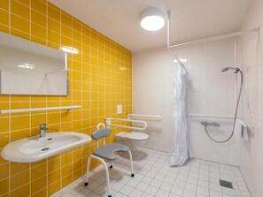 Bruser, hårtørrer, håndklæder