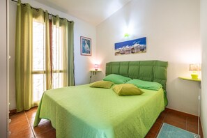 3 dormitorios, tabla de planchar con plancha, wifi gratis y ropa de cama