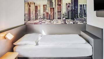 Desk, laptop workspace, soundproofing, free WiFi