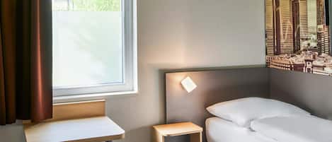 Suihku, hiustenkuivaaja, pyyhkeet