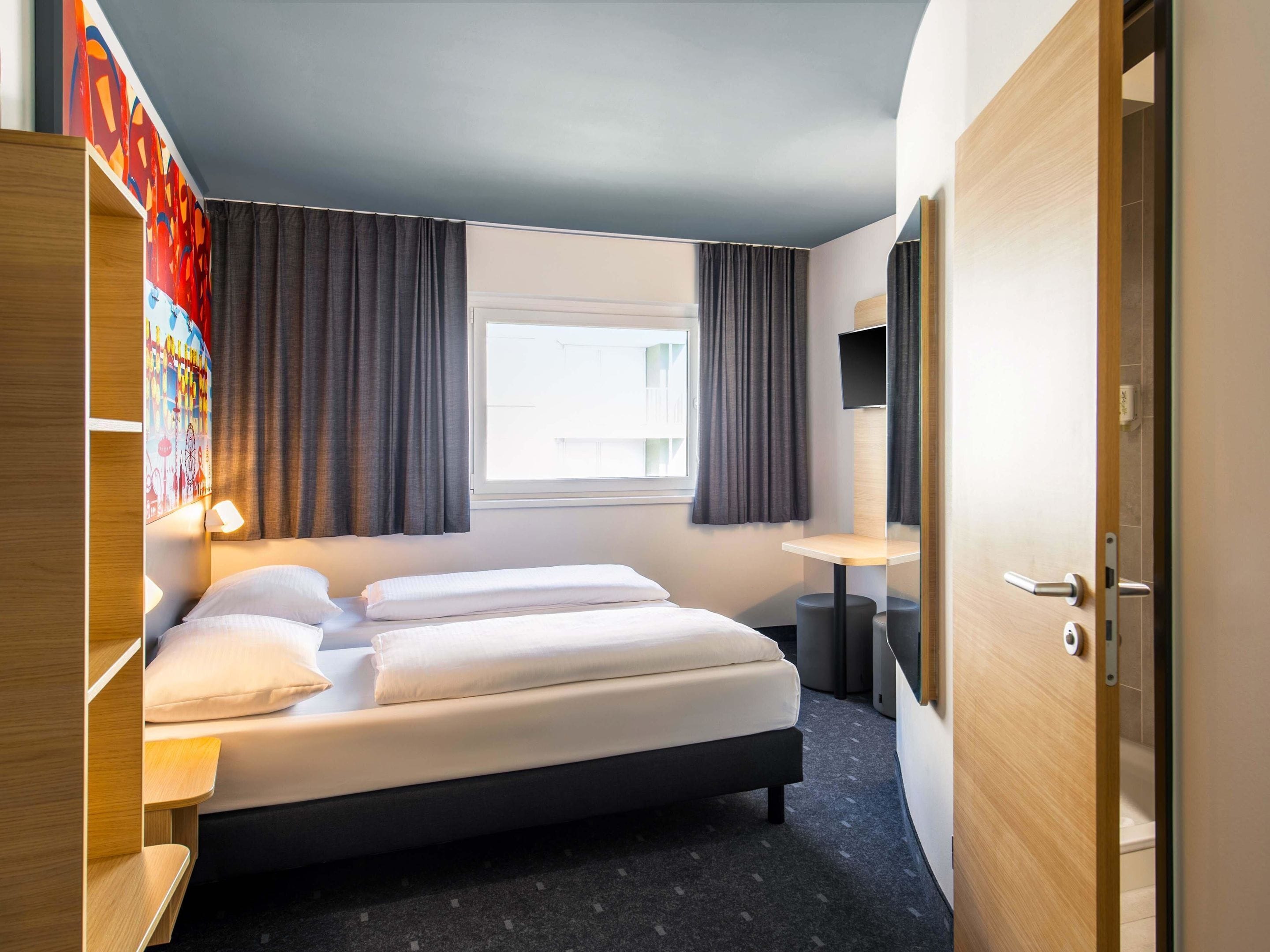 Bureau, chambres insonorisées, Wi-Fi gratuit, draps fournis