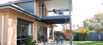Willow's Place overlooking The Black Bull Golf Course Yarrawonga