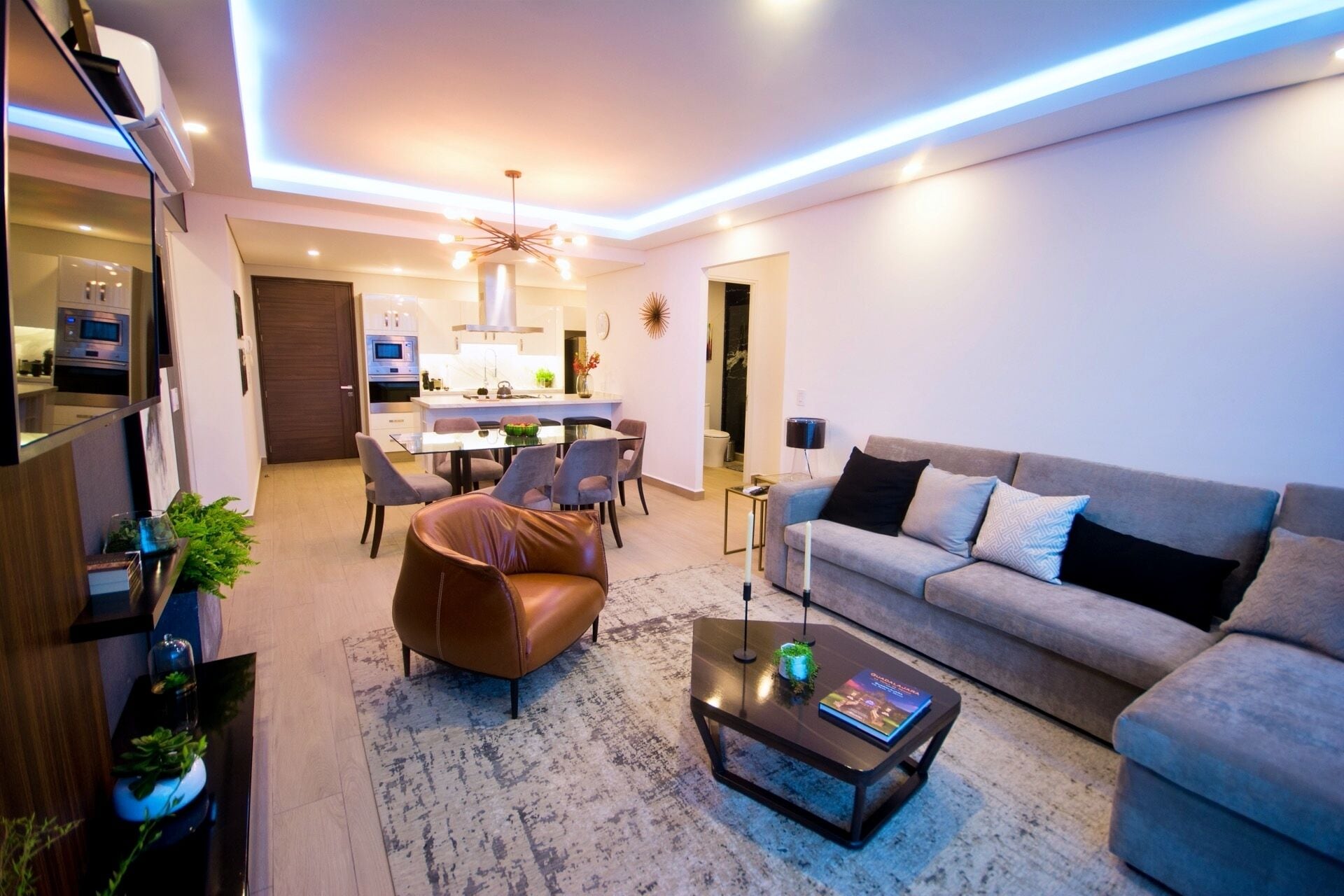 Real View Towers, Plaza Real Center, Amazing 2 BR, Sanitized, Near Andares