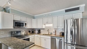 Private kitchen - Bay Time - Waterfront - Walk to beach and restaurants - Dock your boat (Englewood)