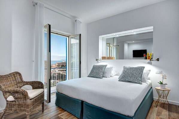 3 bedrooms, free WiFi - Luxury Blues Apartment (Sorrento)