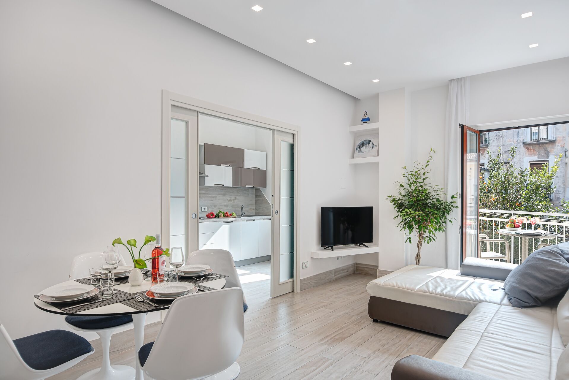 Total White Home Sorrento