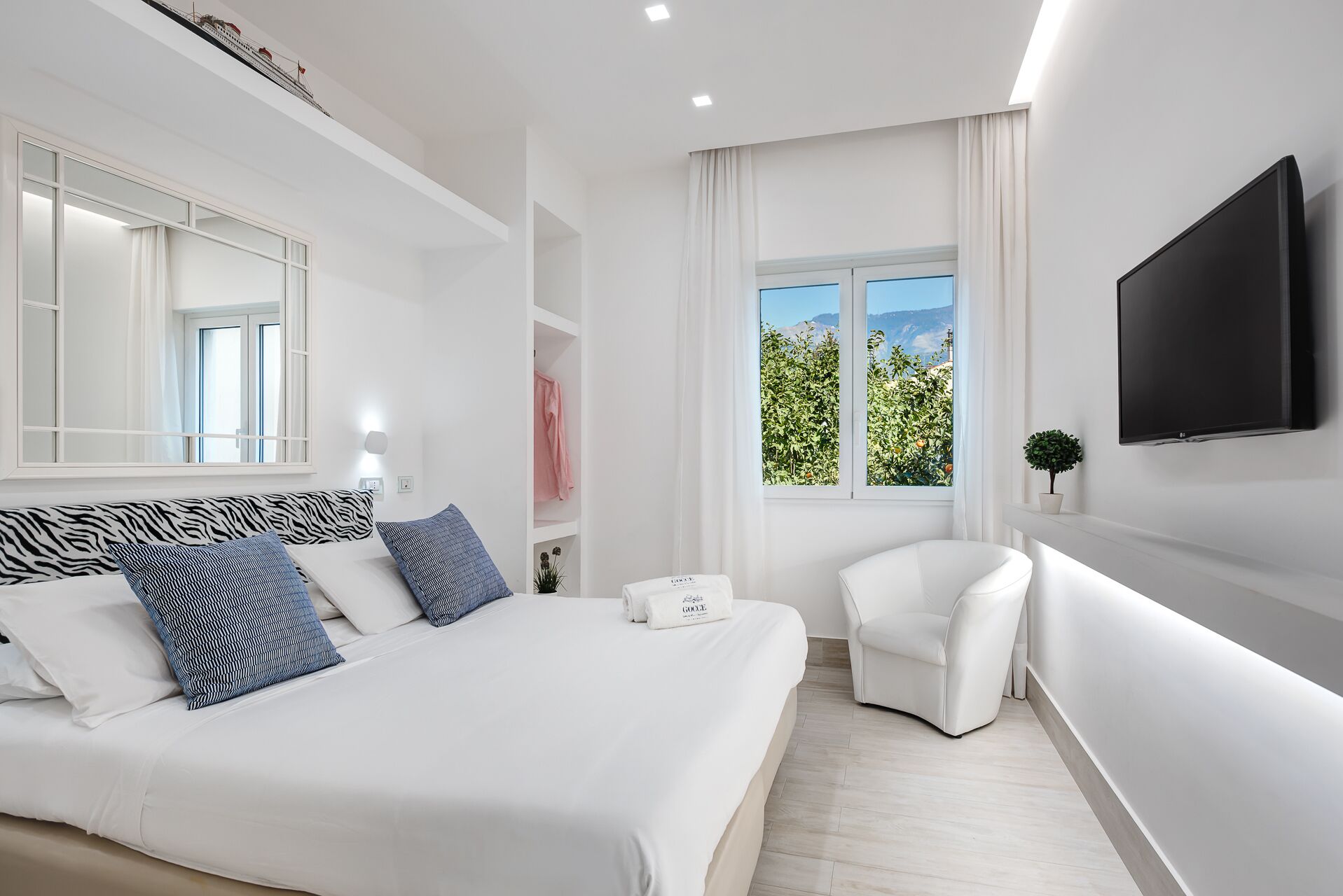 Total White Home Sorrento