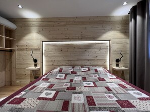 3 bedrooms, iron/ironing board, free WiFi
