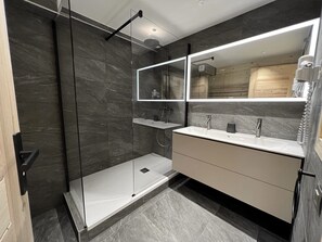 Badewanne, Haartrockner