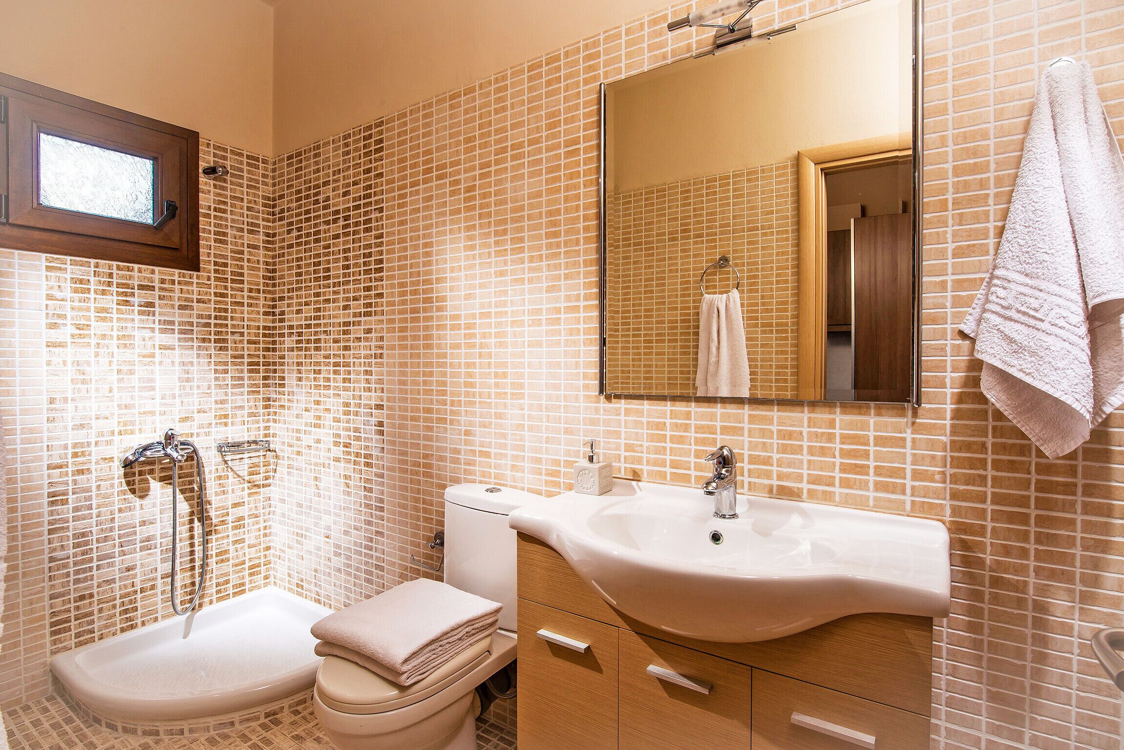 Elia 2 maisonette,Near Heraklion, beach & taverns