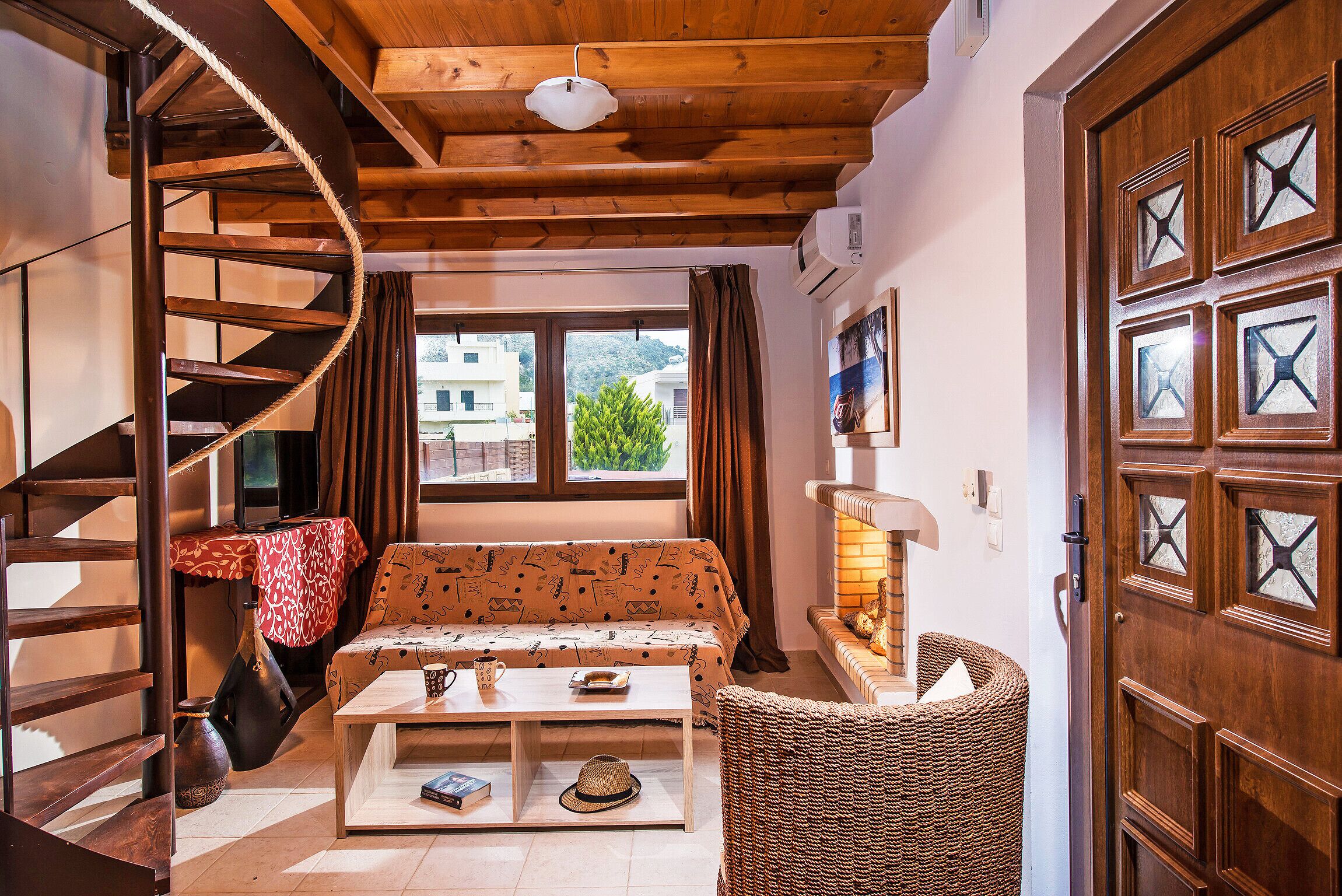 Elia 4 maisonette,Near Heraklion, beach & taverns