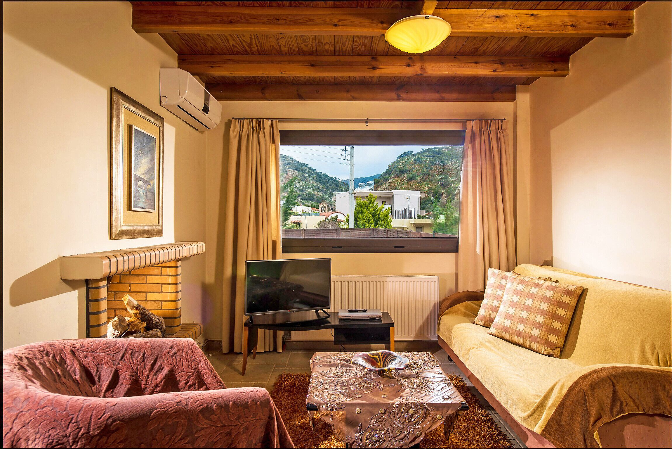 Elia Villa 6, with pool near the sea, taverns & Heraklion