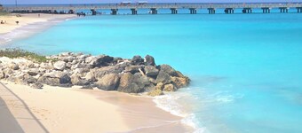 "Beachside Retreat" 2 Bedroom / 2 Bath