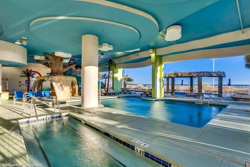 Towers On The Grove Condo