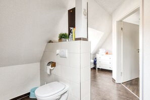 Shower, hair dryer, toilet paper - Hexenstartplatz (Thale/OT Neinstedt)