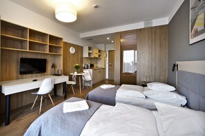 Standard-Apartment | Individuell dekoriert, individuell eingerichtet, Schreibtisch