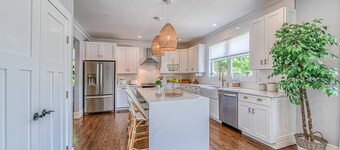 Private Hamptons Retreat - Heated Pool, Spa, Gym - Walk to Village, Near Beaches