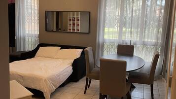 1 Schlafzimmer, Schreibtisch, Bügeleisen/Bügelbrett, WLAN