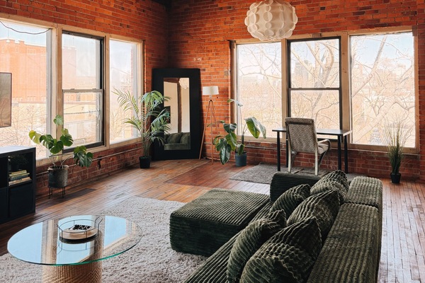 Smart TV, books, offices