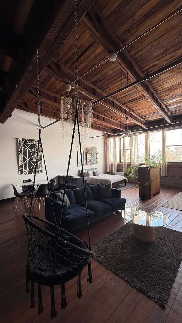 Smart TV, books, offices