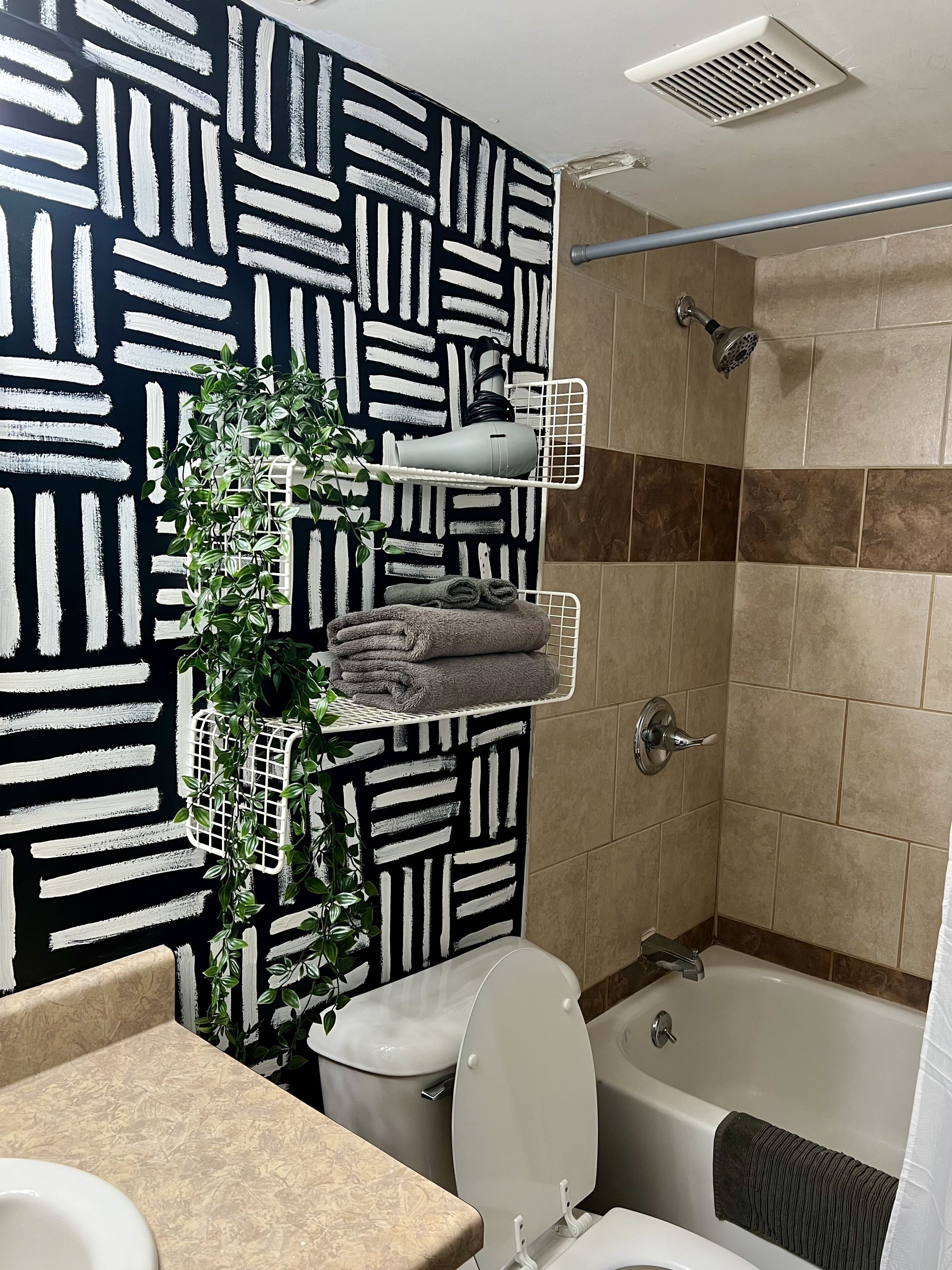 Stylish Detroit Loft with Skyline Views -420 friendly, FREE PARKING