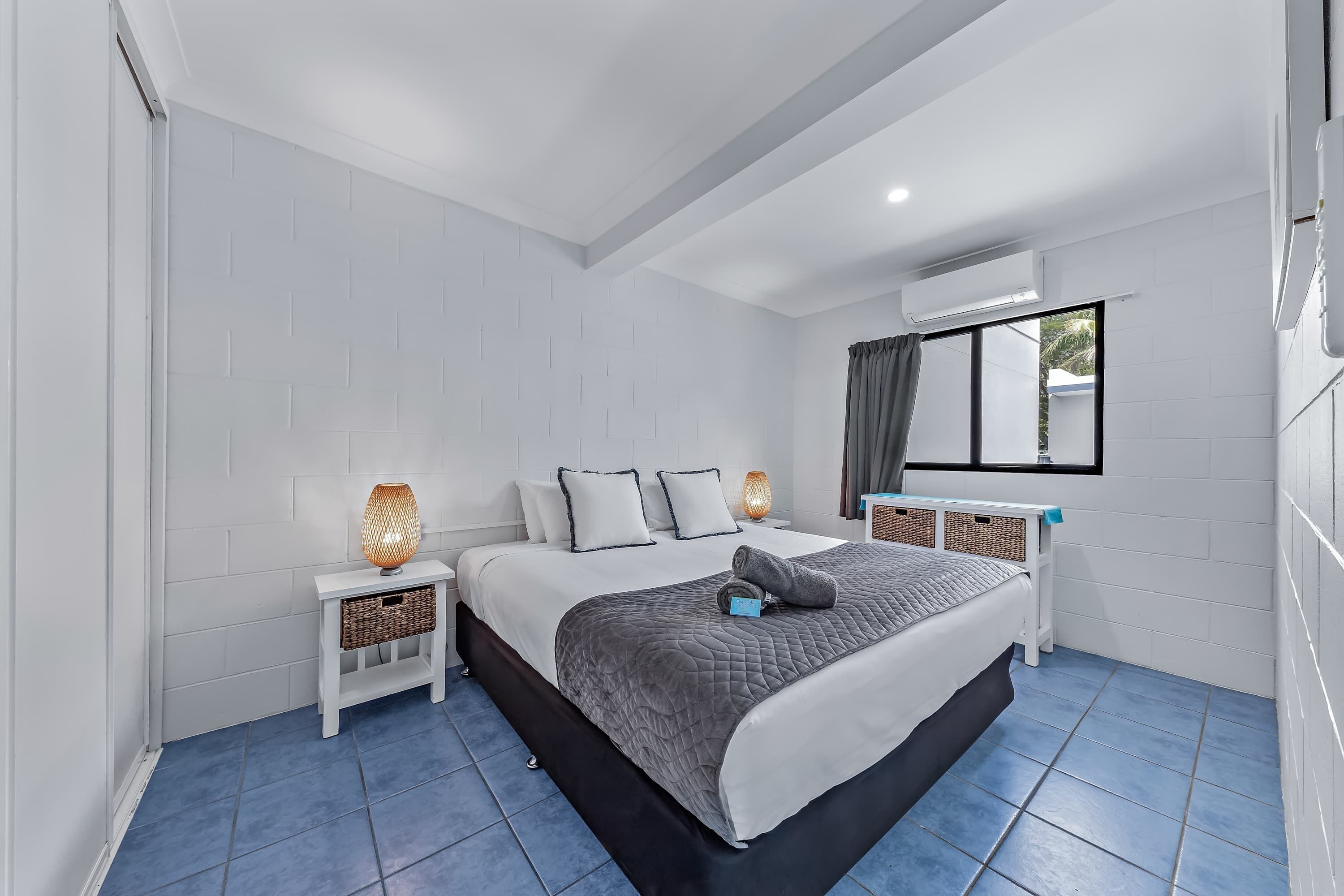 2 Schlafzimmer, Bügeleisen/Bügelbrett, Bettwäsche