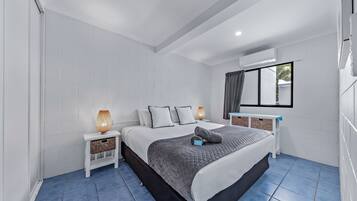 2 Schlafzimmer, Bügeleisen/Bügelbrett, Bettwäsche