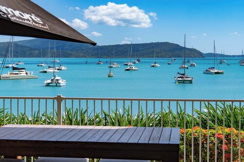 By The Sea Shore Stunning Unit Pool Spa Views